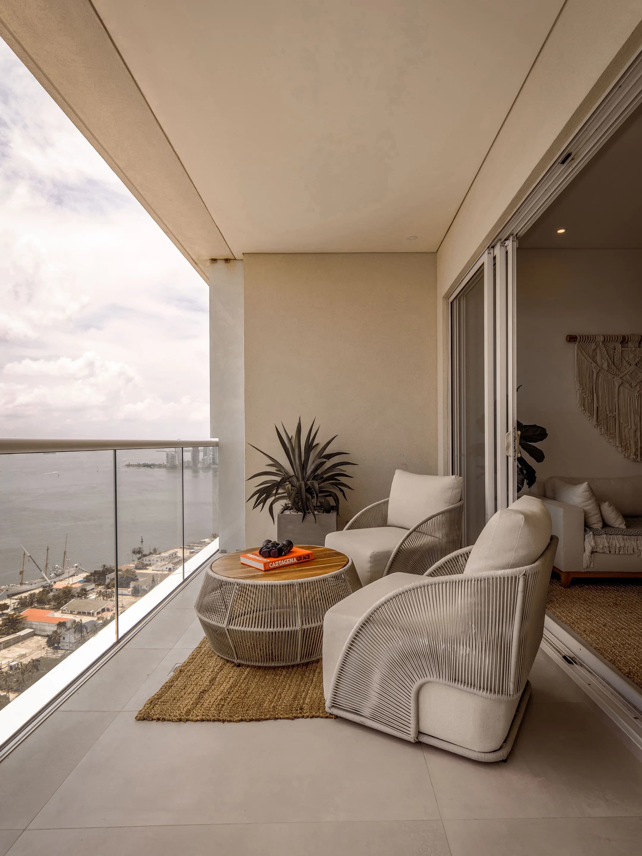 Primera línea en la playa de San Juan — Terraza