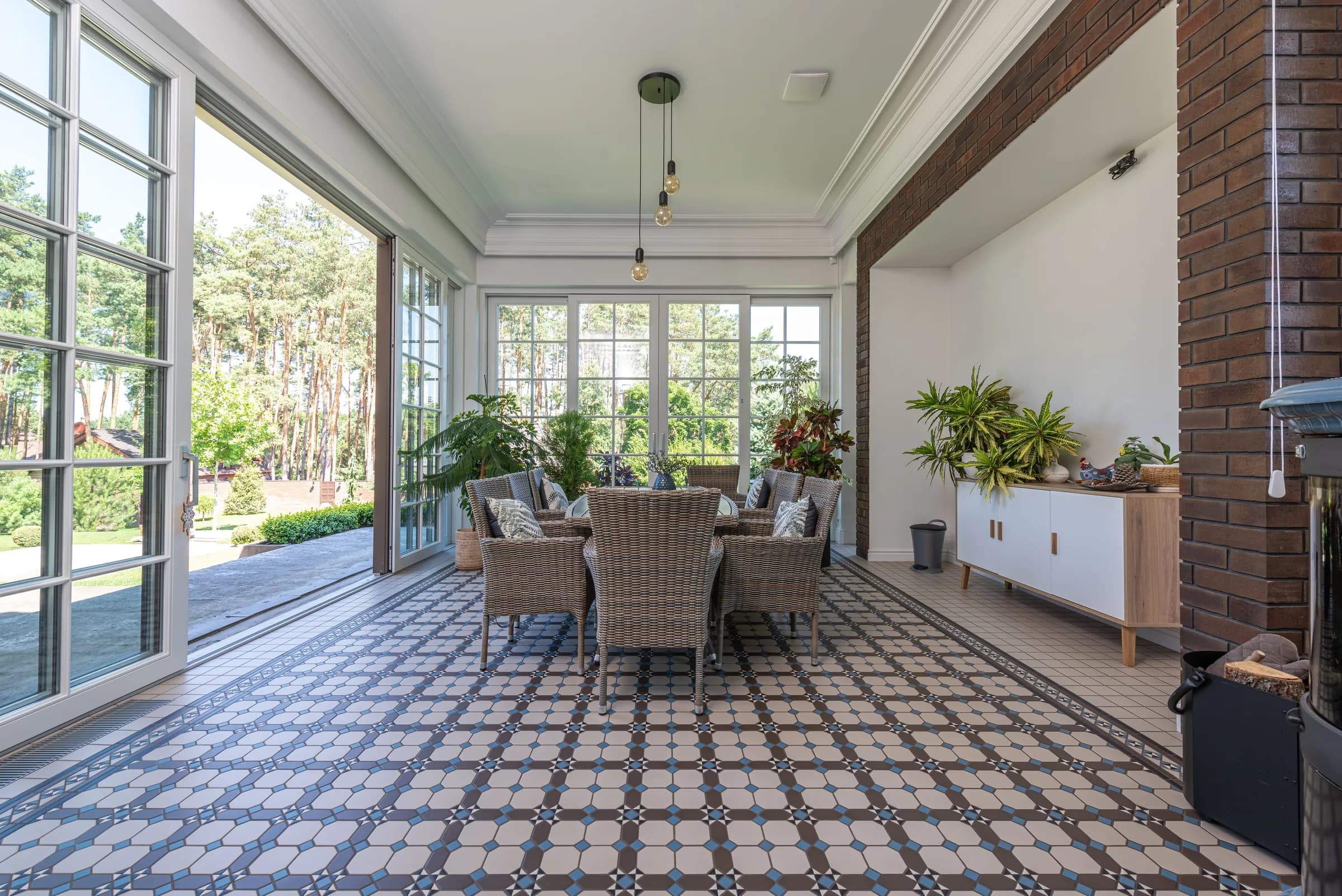 Casa de azulejos en El Cabanyal — Comedor