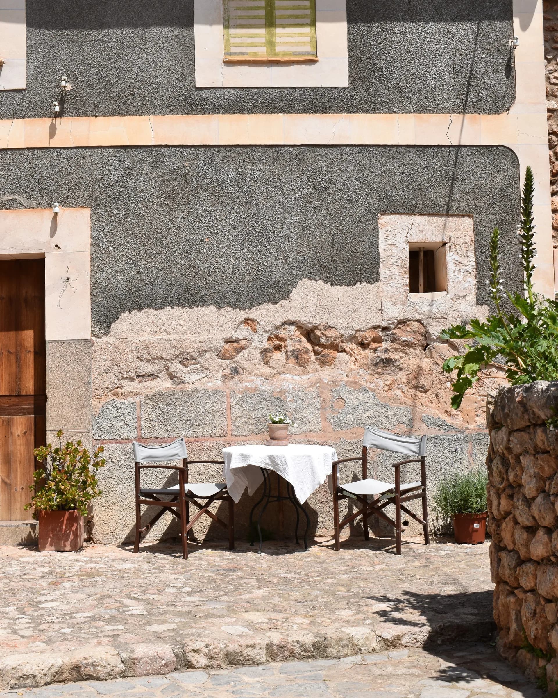 Casa de pueblo en el casco medieval — Fachada